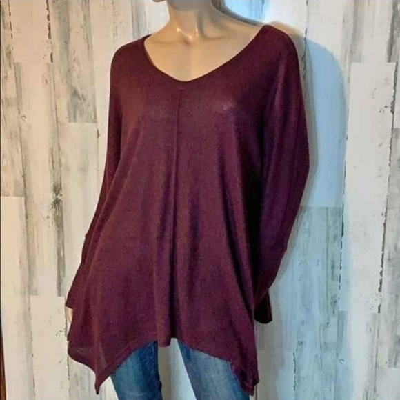 Felina Sweaters - Size Lg Women's lightweight asymmetrical sweater from Felina